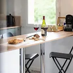 Logis à 5 Min De L'autoroute A10, Balcon&parking Privé Apartamento Châtellerault