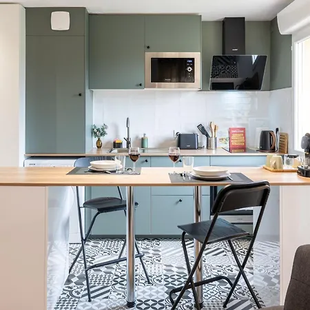 Logis - Vue Nature & Parking Prive, A10 A 5min Appartement