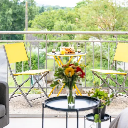 Logis Verde, 5 Minutes De L'autoroute A10, Balcon & Parking Prive Apartment *