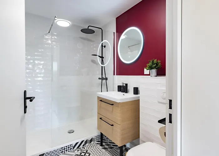 Logis à 5 Min De L'autoroute A10, Balcon&parking Privé Châtellerault