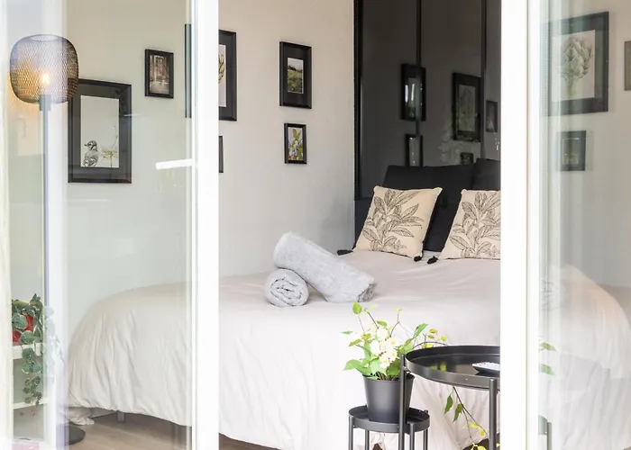 Logis à 5 Min De L'autoroute A10, Balcon&parking Privé *