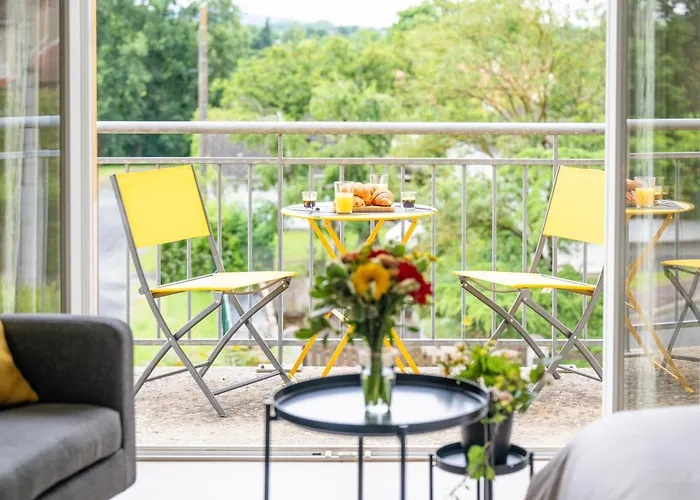 Logis à 5 Min De L'autoroute A10, Balcon&parking Privé Apartamento *