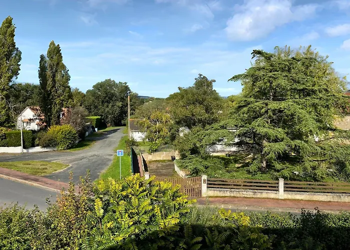 Logis à 5 Min De L'autoroute A10, Balcon&parking Privé * Châtellerault